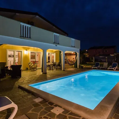 Apartmán Dino In Mit Grosser Terrasse Kaldanija